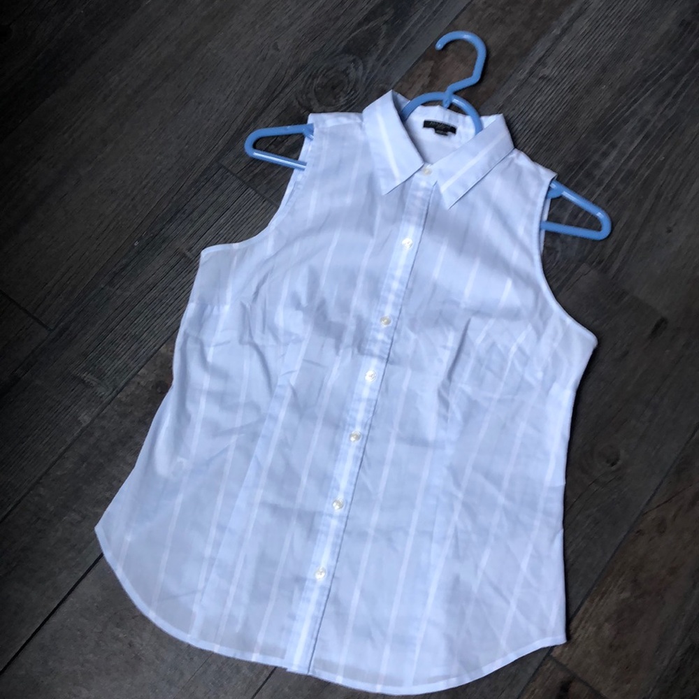 Ann Taylor Petite sleeveless top